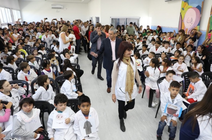 Ferraresi sigue inaugurando obras en las escuelas públicas de Avellaneda