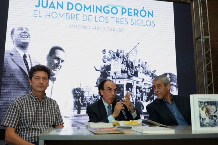 Presentaron el libro Juan Domingo Perón, el hombre de los tres siglos, en el Centro Municipal de Arte
